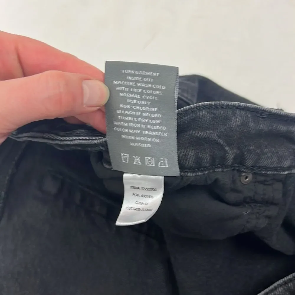 Torrid Crop Boyfriendnd Dark Wash Distressed Classic Denim Women’s Size 26